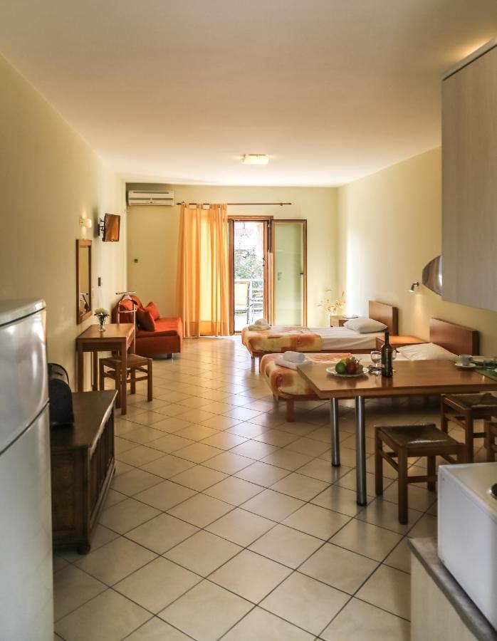 Eleni Suites Methoni Екстериор снимка