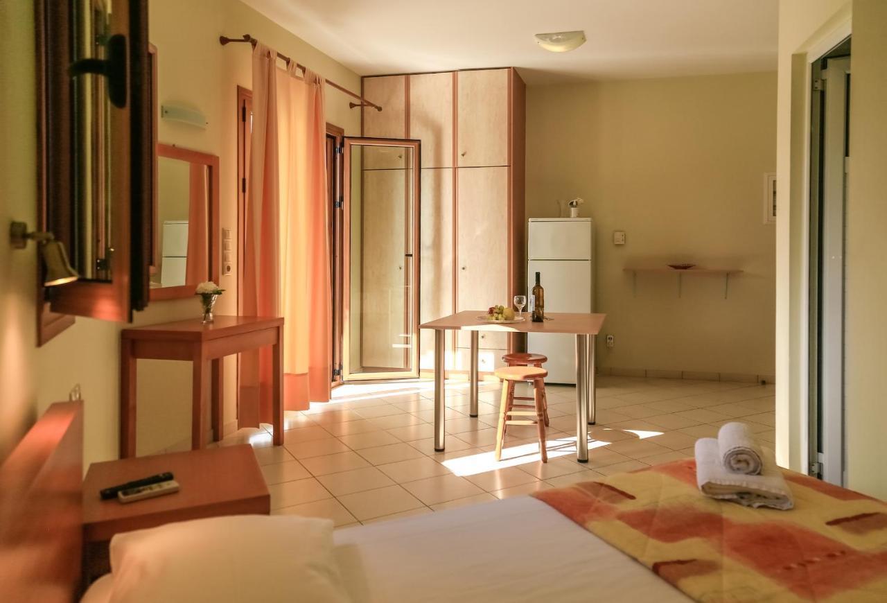 Eleni Suites Methoni Екстериор снимка