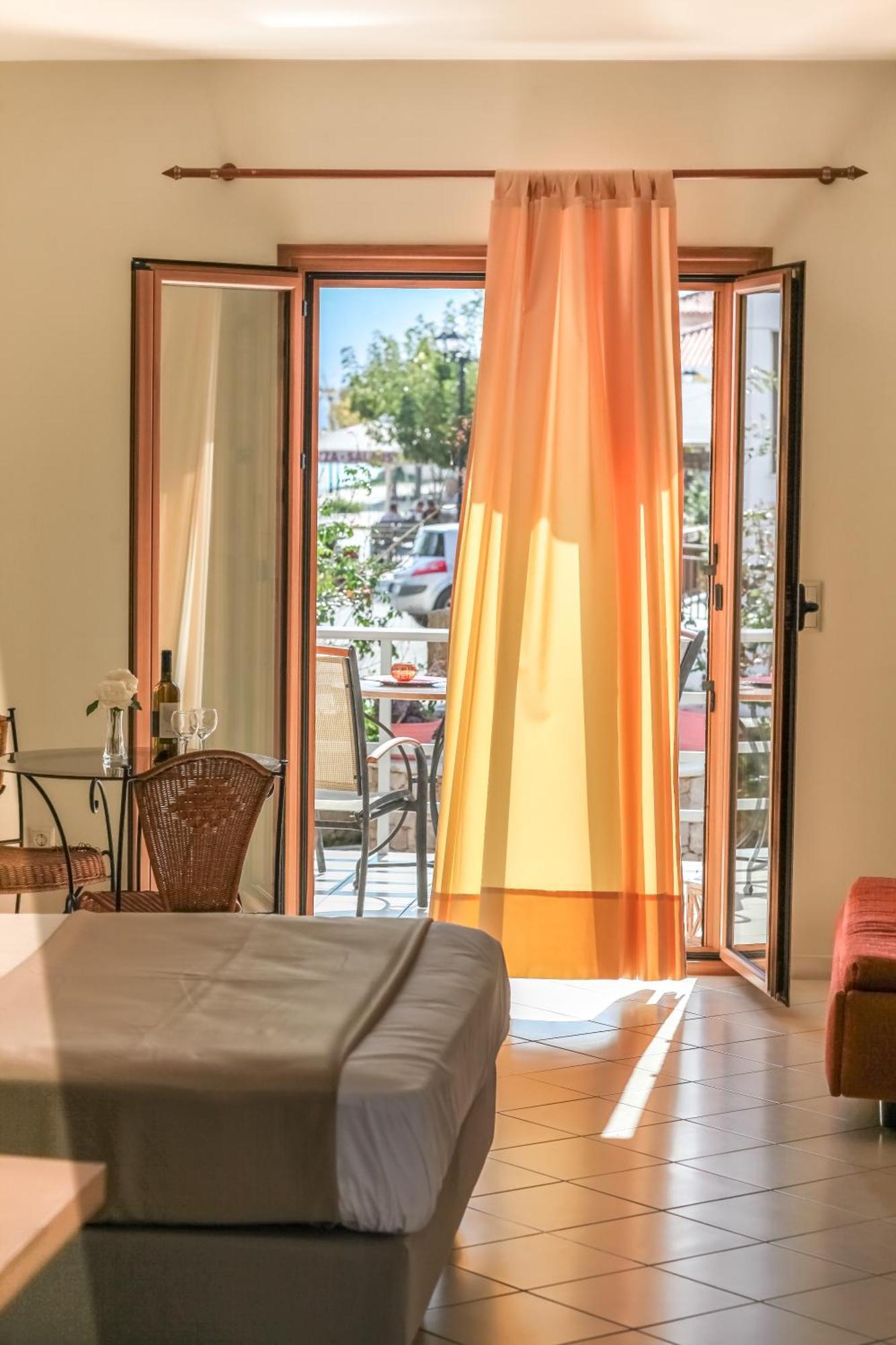 Eleni Suites Methoni Екстериор снимка
